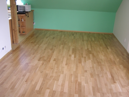 PC200 TREND DŘEVO